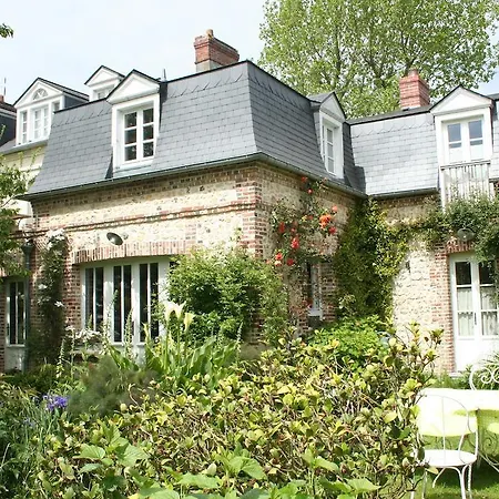 Aux Rives De Honfleur 3*
